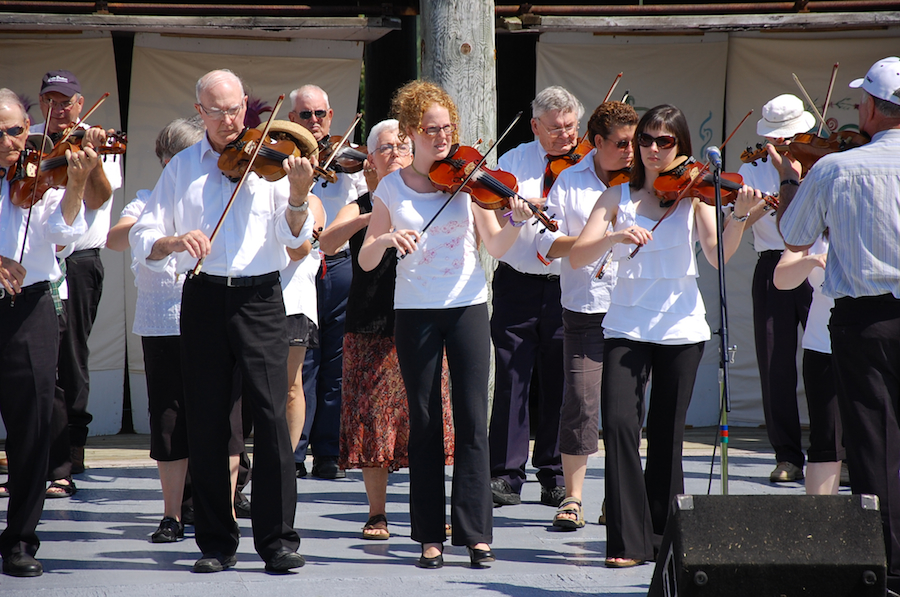 [dsc_5634.jpg] Cape Breton Fiddlers’ Association First Group Number