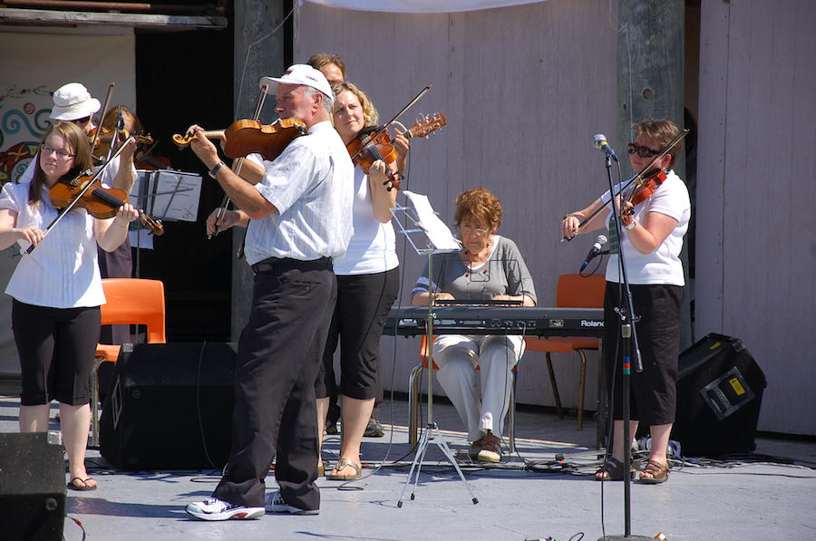 [dsc_5652.jpg] Cape Breton Fiddlers’ Association First Group Number
