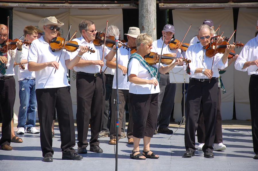 [dsc_5661.jpg] Cape Breton Fiddlers’ Association First Group Number