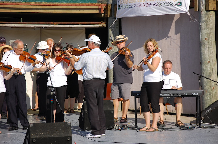 [dsc_5912.jpg] Third Group Number in Tribute to Members of the Cape Breton Fiddlers’ Association Who Have Passed Away Since Last Year