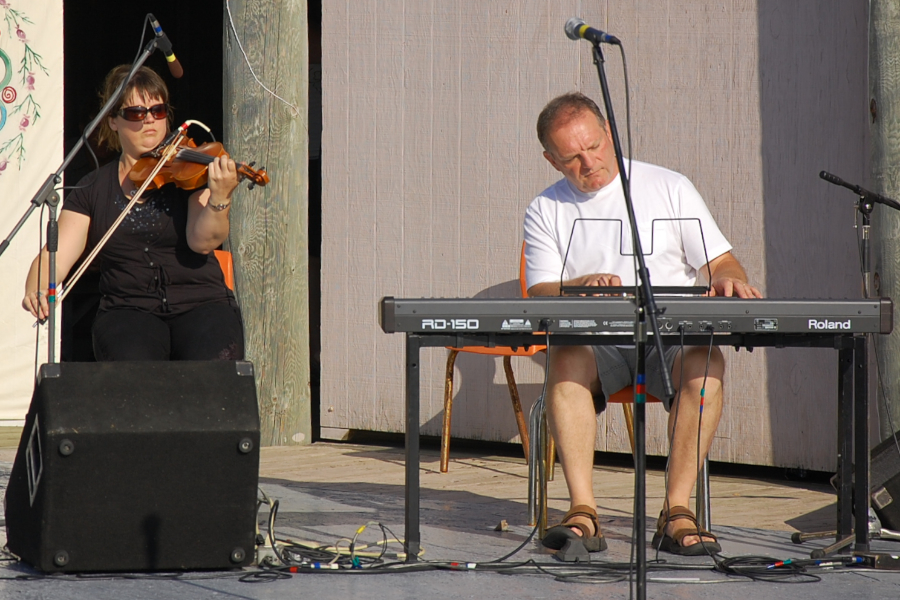 [dsc_5955.jpg] Lucy MacNeil on fiddle accompanied by Sheumas MacNeil on keyboards
