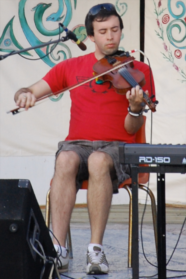 [dsc_6080.jpg] Kolten MacDonnell on fiddle