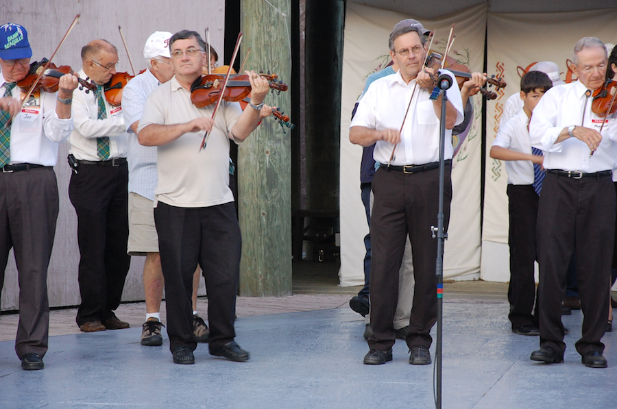 [dsc_6106.jpg] Cape Breton Fiddlers’ Association Final Group Number