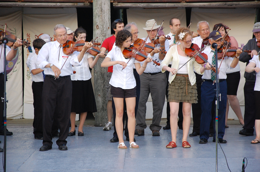 [dsc_6116.jpg] Cape Breton Fiddlers’ Association Final Group Number