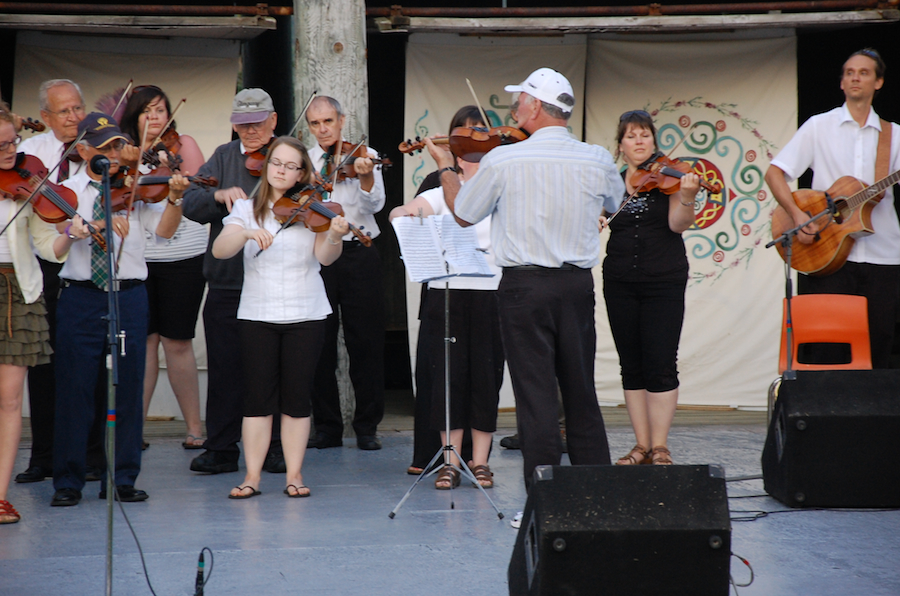 [dsc_6118.jpg] Cape Breton Fiddlers’ Association Final Group Number