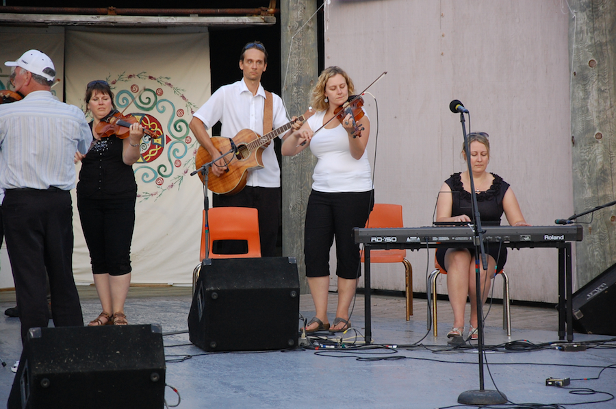 [dsc_6119.jpg] Cape Breton Fiddlers’ Association Final Group Number