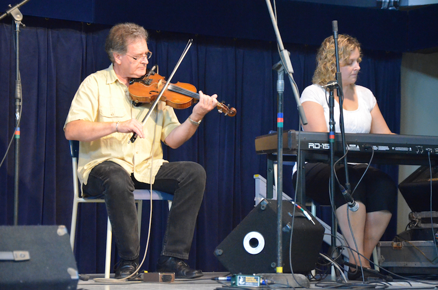 Allie Bennett on fiddle accompanied by Leanne Aucoin on keyboards