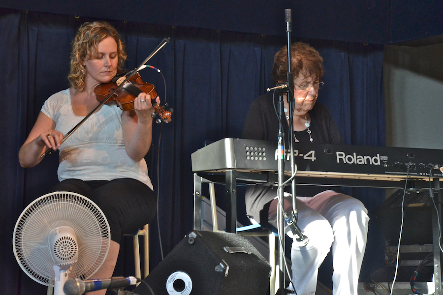 Leanne Aucoin on fiddle and Janet Cameron on keyboards