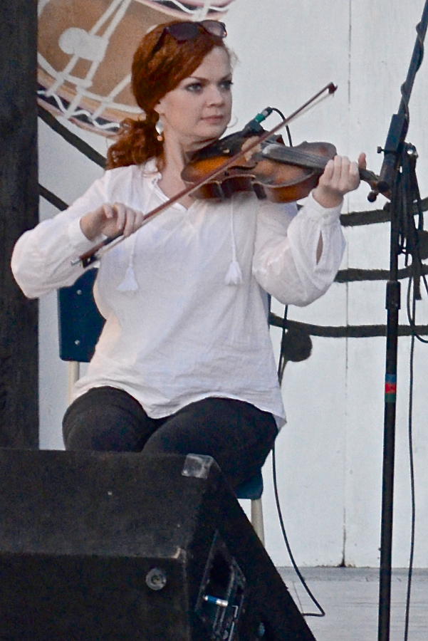 Margie Beaton on fiddle