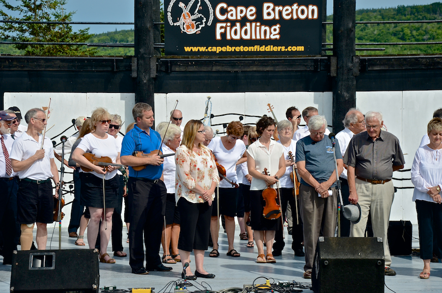 Cape Breton Fiddlers’ Association members during the tribute