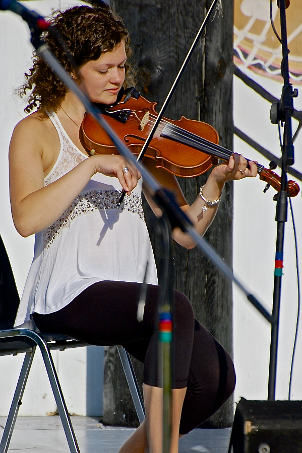 Michaela Forgeron on fiddle