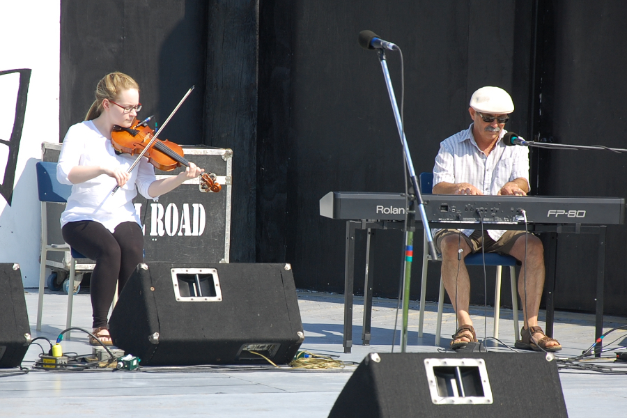 Mckayla MacNeil on fiddle accompanied by Mario Colosimo on keyboard