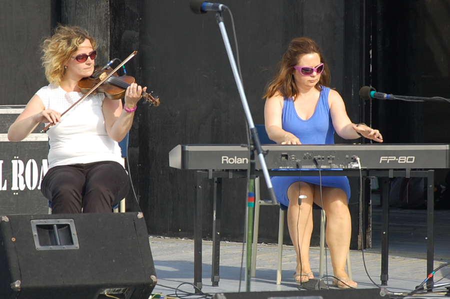 Leanne Aucoin on fiddle accompanied by Dawn MacDonald-Gillis on keyboard