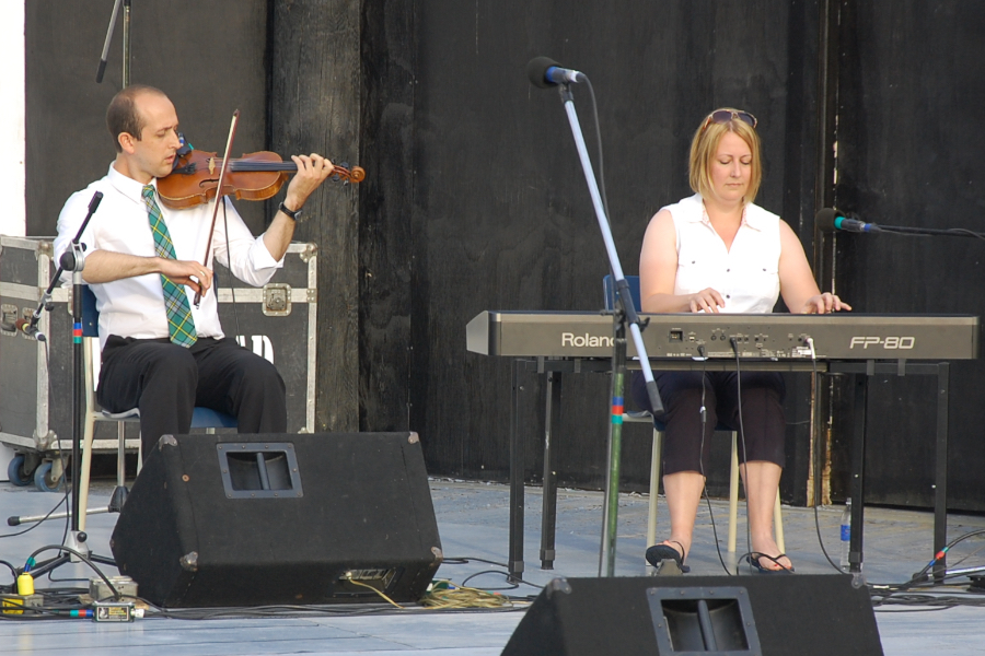 Bradley Reid on fiddle accompanied by Susan MacLean on keyboard