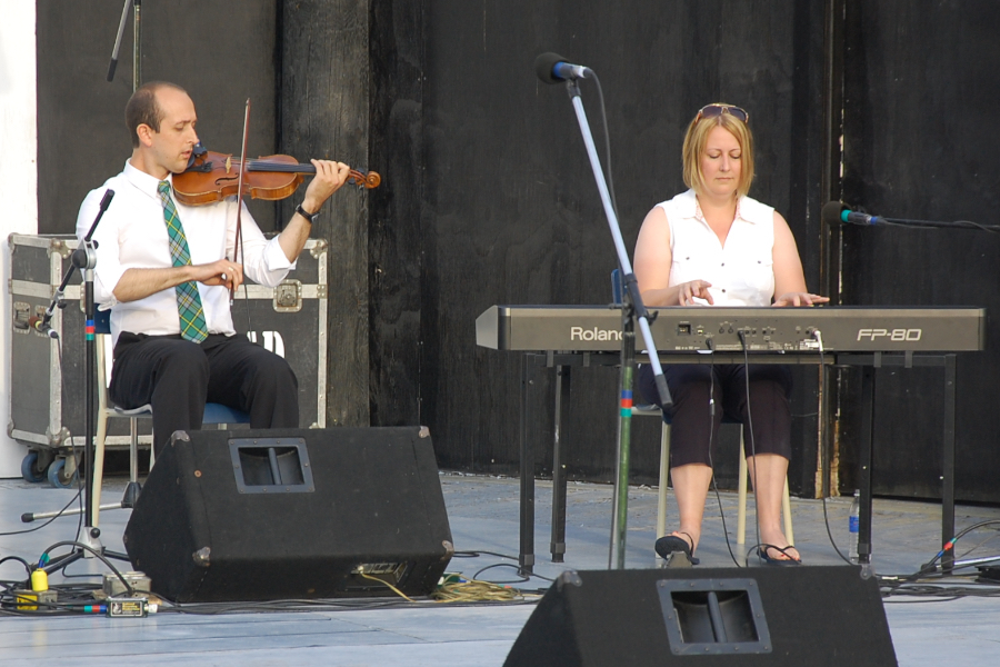 Bradley Reid on fiddle accompanied by Susan MacLean on keyboard