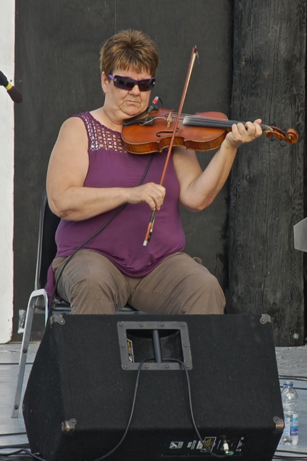 Brenda Stubbert on fiddle
