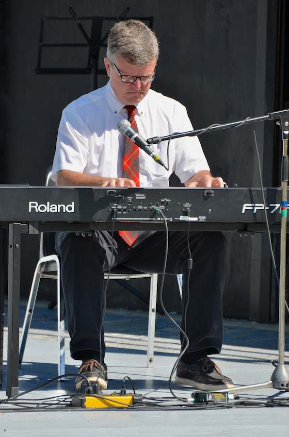 Lawrence Cameron on solo keyboard