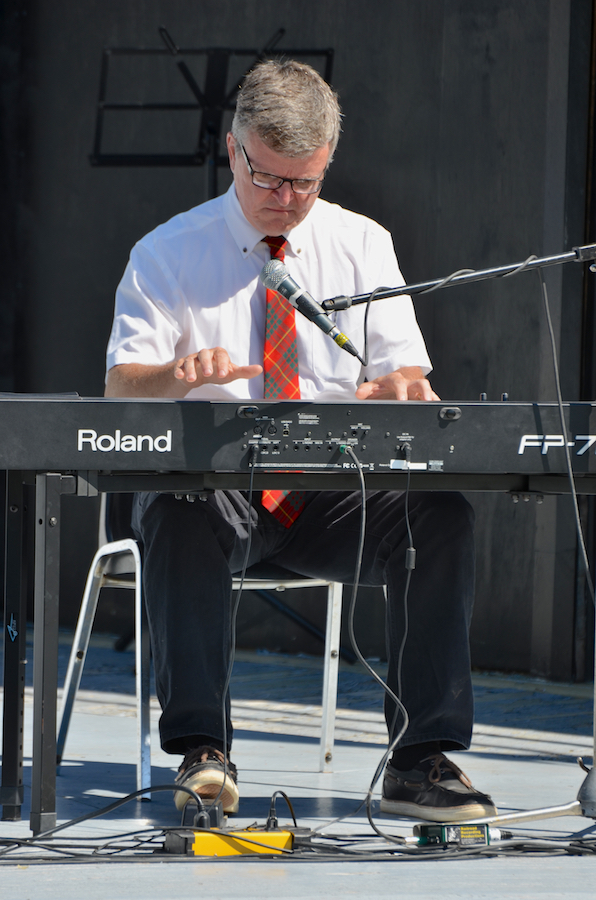 Lawrence Cameron on solo keyboard
