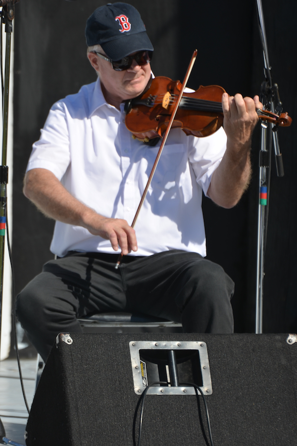 Bernard MacDonnell on fiddle