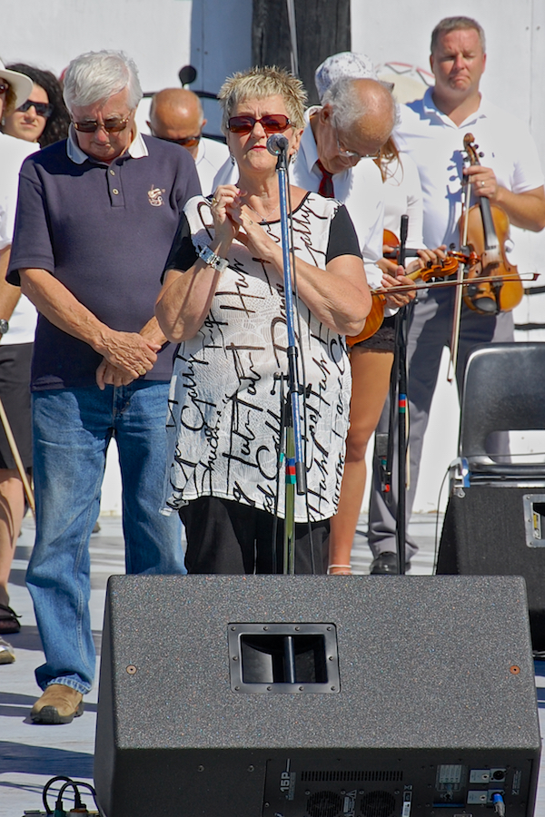Betty Matheson addresses the members of the Cape Breton Fiddlers’ Association