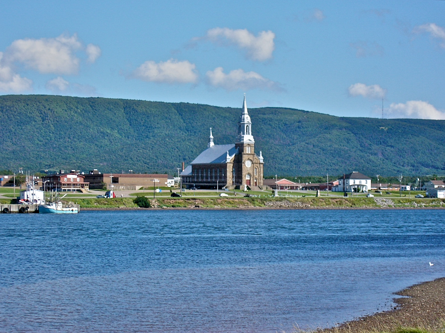 L’École NDA and l’Église St-Pierre