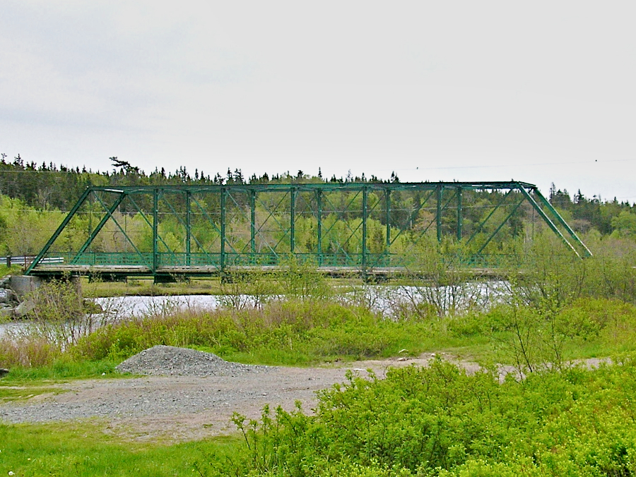 Bridge over the Mira River at Victoria Bridge
