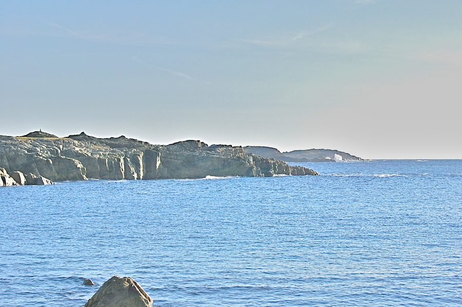 Shore towards Lorraine Head