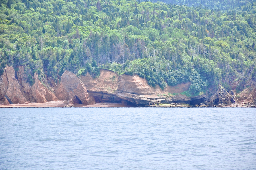 Close-up of the shore west of Cape Dauphin