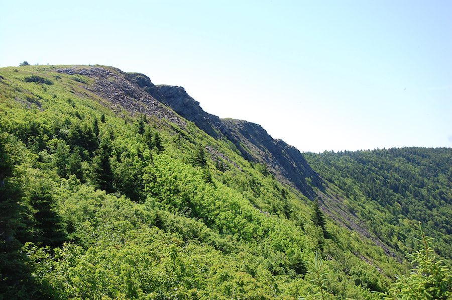 The ridge above the col