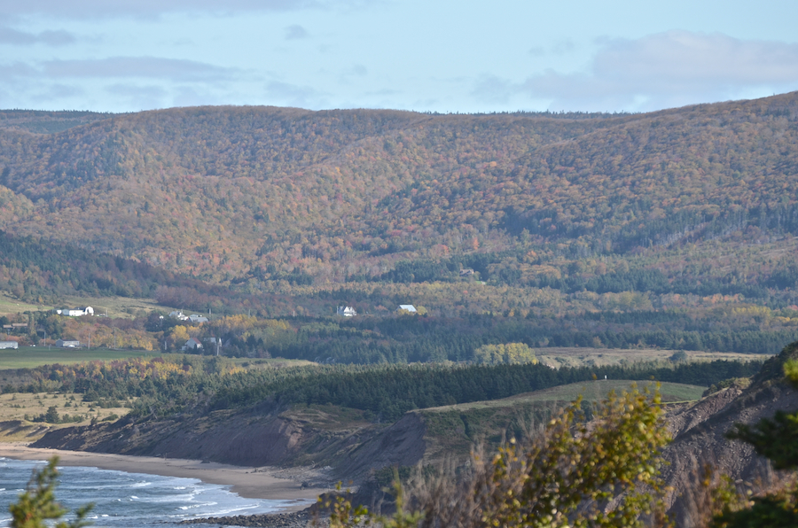 The folds of the southern Cape Mabou Highlands