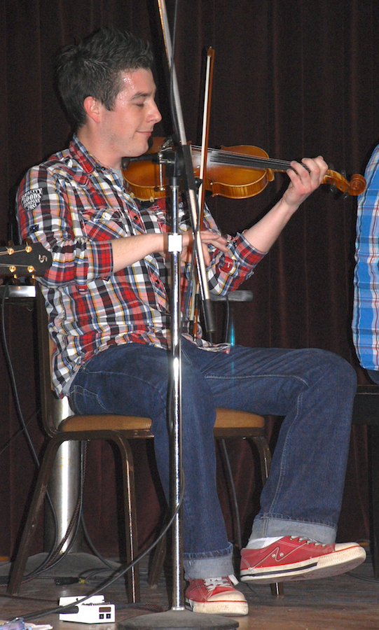 Photo of Colin Grant on fiddle