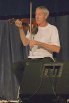 Kinnon Beaton on fiddle