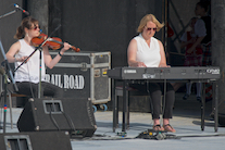 Tribute to Gordon MacQuarrie played by Stephanie MacDonald on fiddle accompanied by Susan MacLean on keyboard