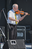 Ian MacLeod on fiddle