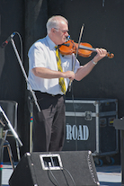 Ian MacLeod on fiddle