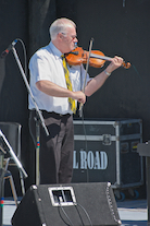 Ian MacLeod on fiddle