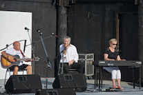 Kinnon Beaton on fiddle accompanied by Betty Lou Beaton on keyboard and Terry McNamara on guitar