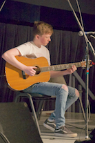 Malcolm MacNeil pickin’ tunes on guitar