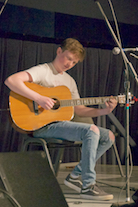 Malcolm MacNeil pickin’ tunes on guitar